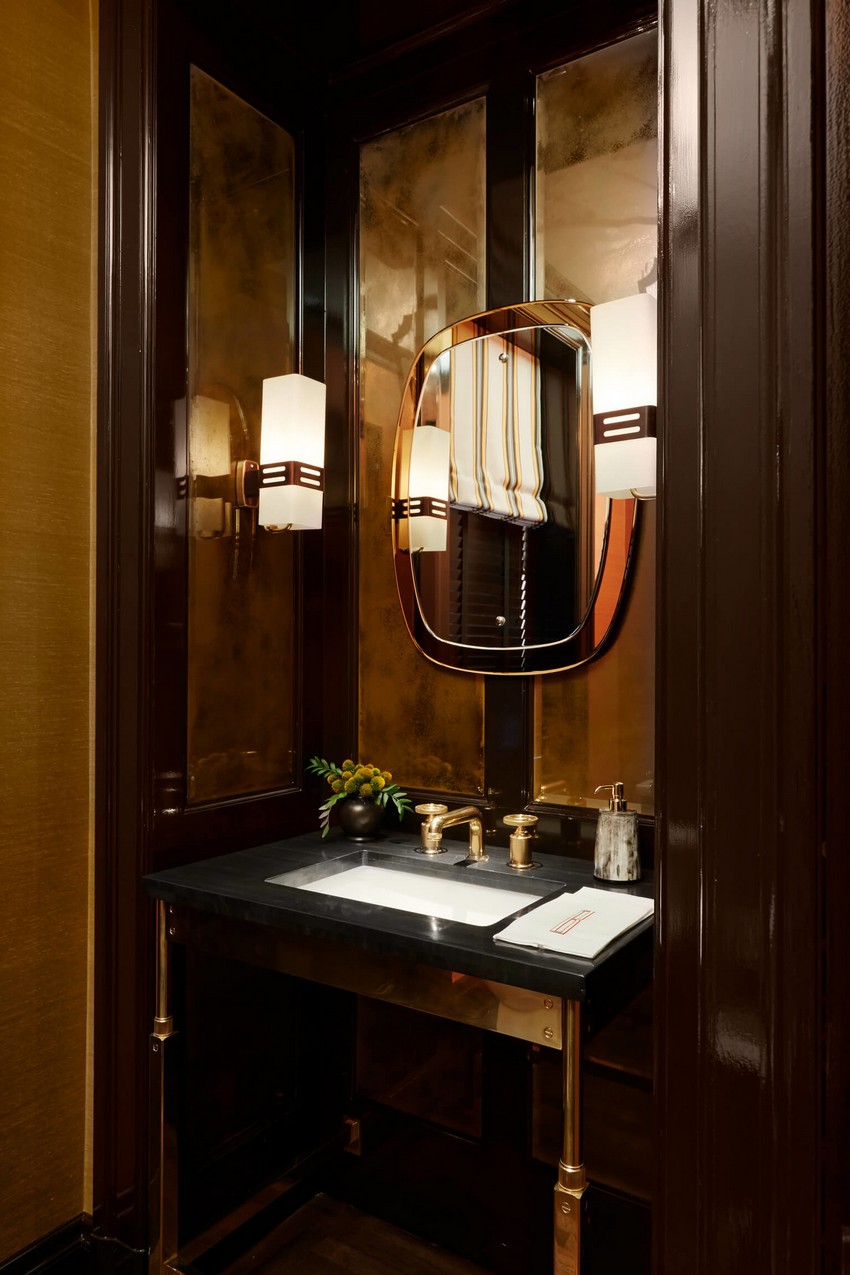 10 Astonishing Bathrooms by Top Interior Designers