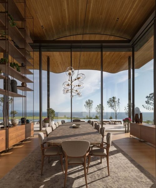 DINING ROOM: A spectacular sea view