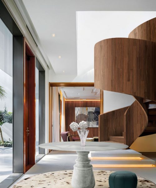 California Vibes Unlimited: Indulge In This Mid-century Modern Hallway