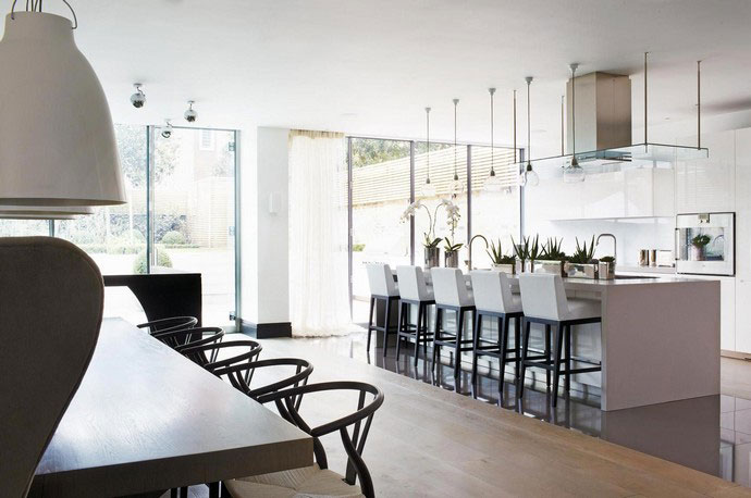 Kelly Hoppen: Neutral Tones, Clean Lines And Bespoke Pleasures